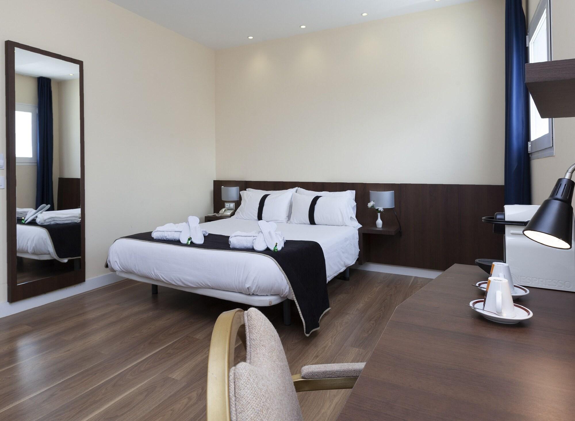 ולנסיה Hotel Olympia Universidades מראה חיצוני תמונה